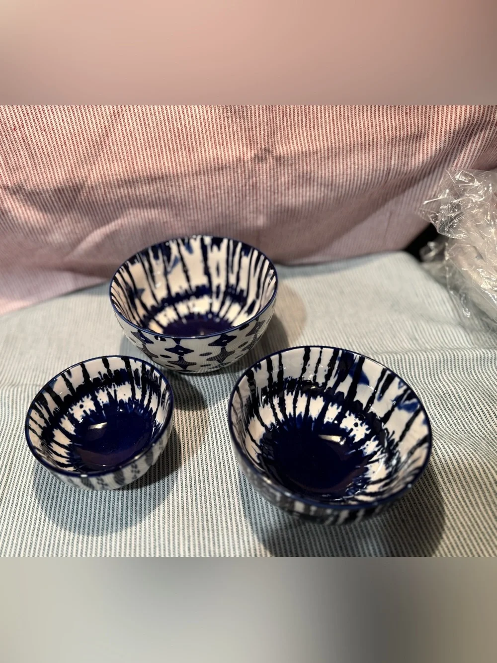 New West Elm Set of 3 Indigo Bowls, Blue/White Bowls Abstract